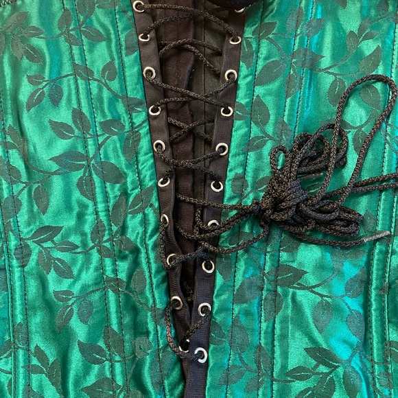 Emerald satin lace up corset with ivy pattern - Picture 7 of 10